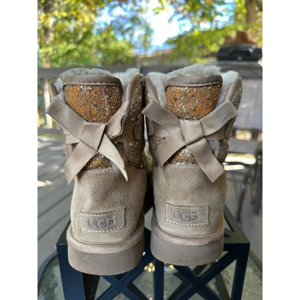 UGG Australia Glitter Mini Bailey Bow II Boots‎ Gold Shimmer Sparkle Size 7